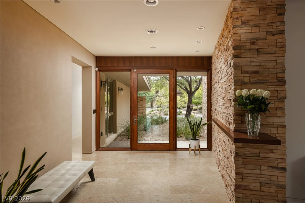 58 Meadowhawk, Las Vegas, NV 89135