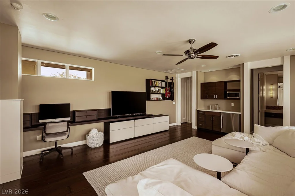58 Meadowhawk, Las Vegas, NV 89135