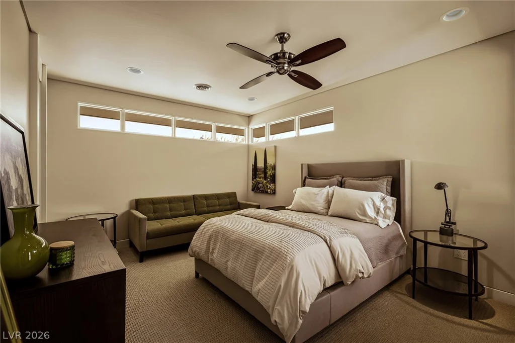 58 Meadowhawk, Las Vegas, NV 89135