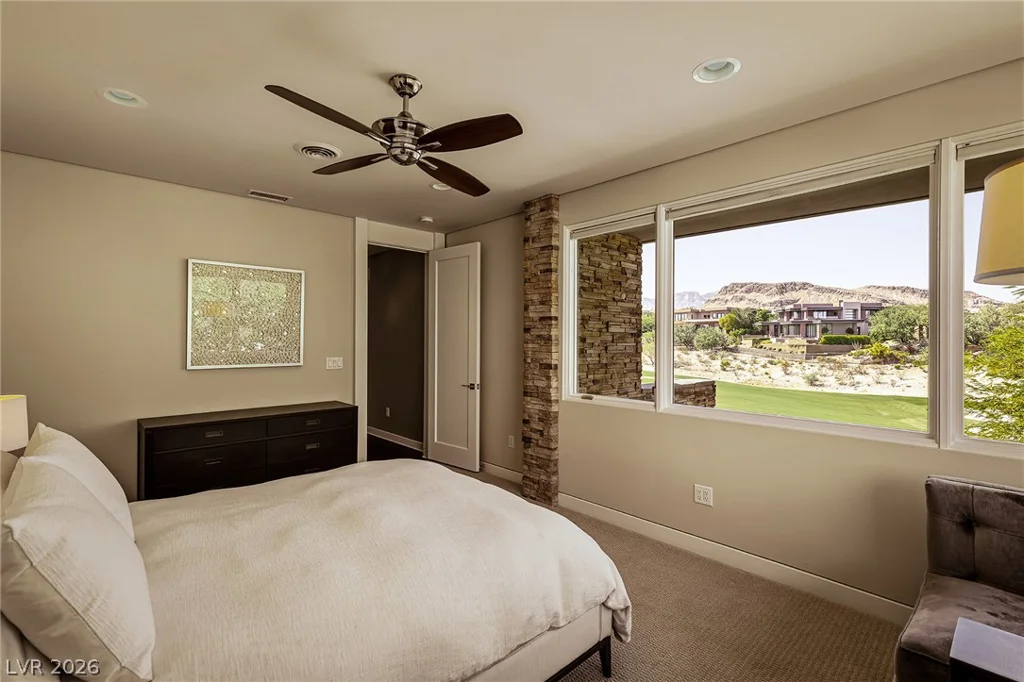 58 Meadowhawk, Las Vegas, NV 89135