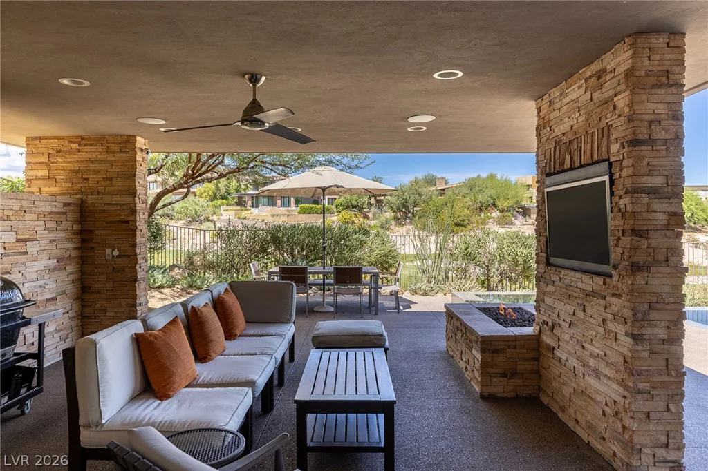 58 Meadowhawk, Las Vegas, NV 89135