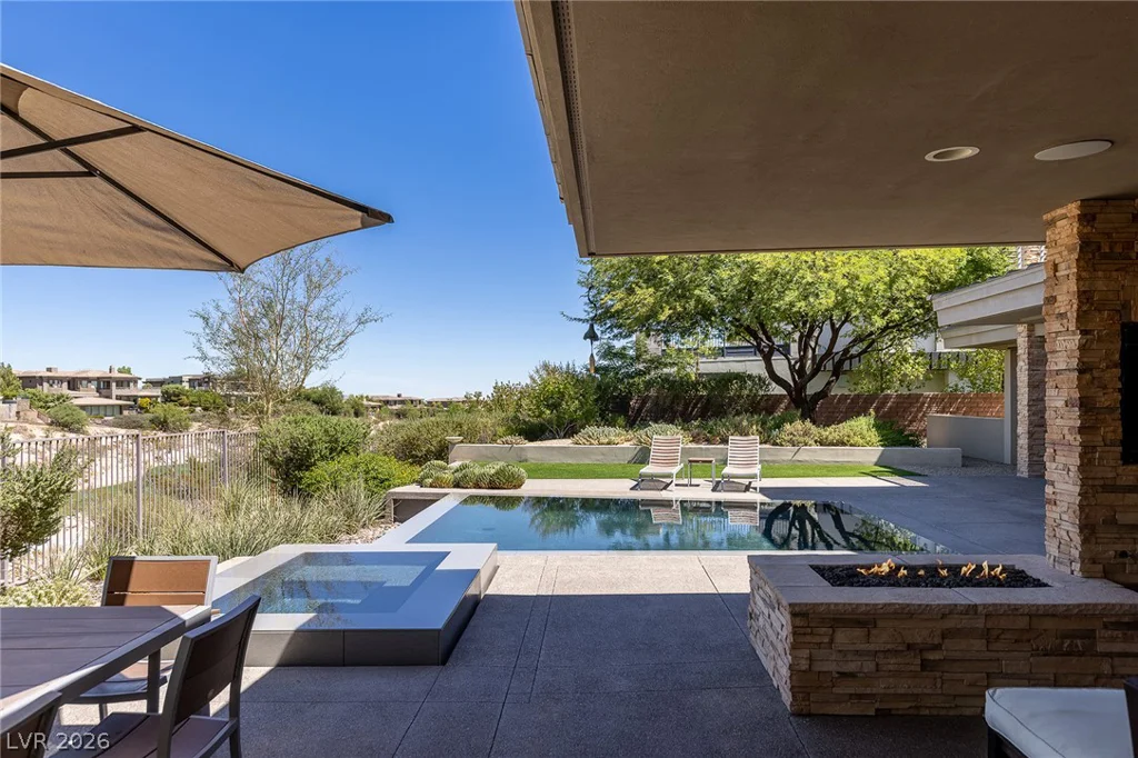 58 Meadowhawk, Las Vegas, NV 89135