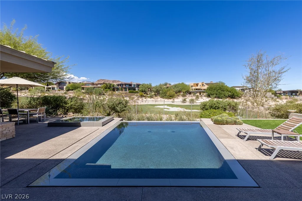 58 Meadowhawk, Las Vegas, NV 89135