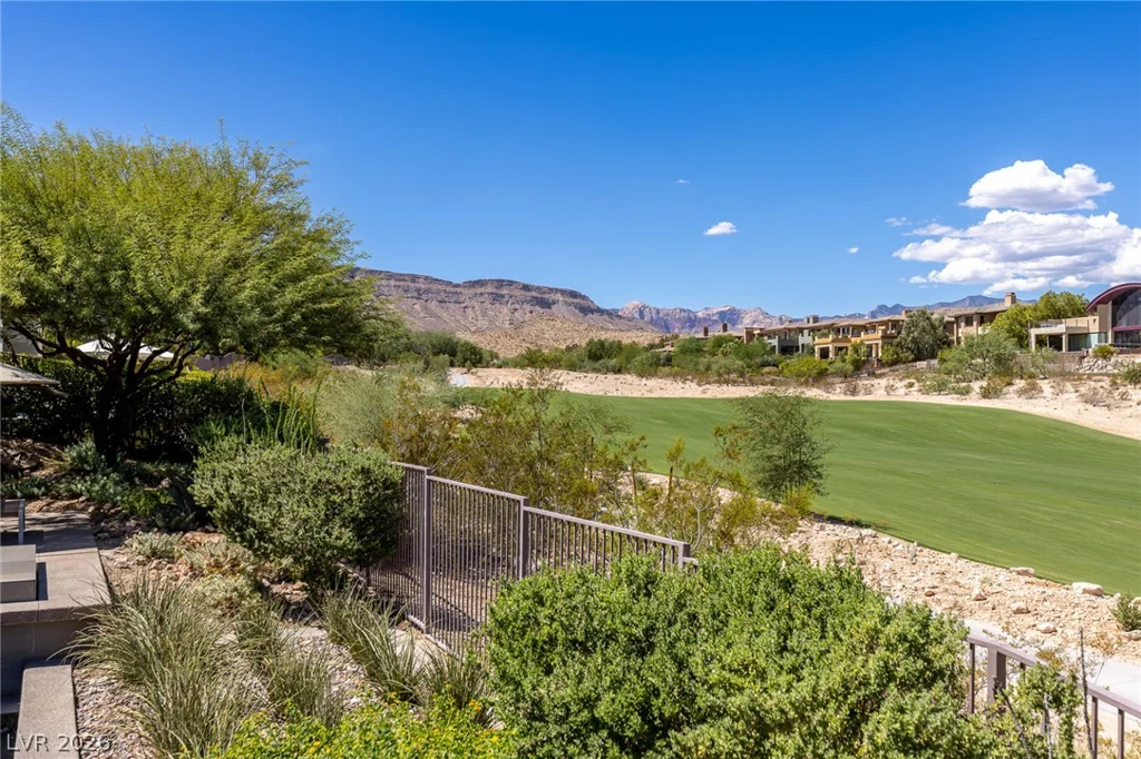 58 Meadowhawk, Las Vegas, NV 89135