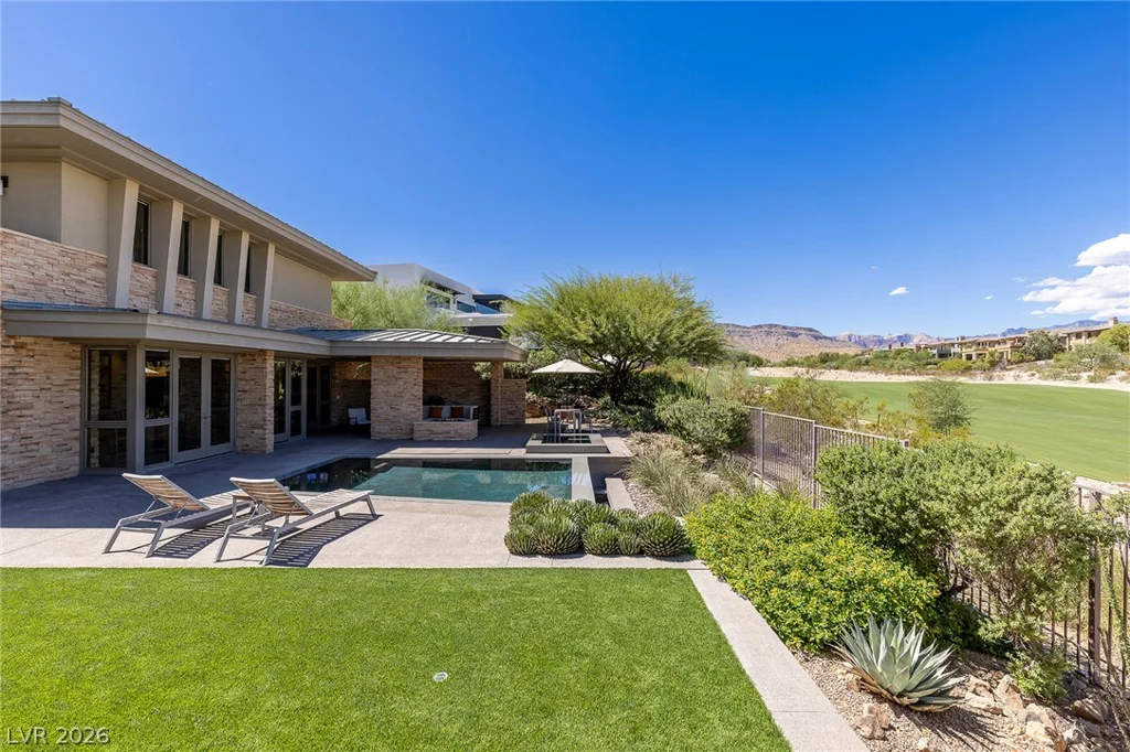 58 Meadowhawk, Las Vegas, NV 89135