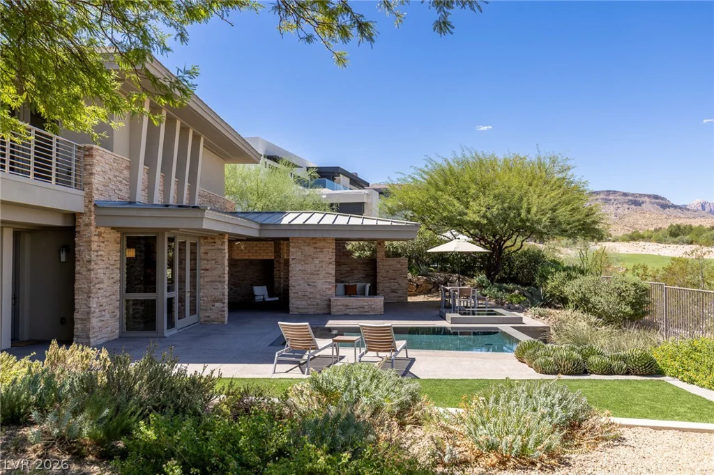 58 Meadowhawk, Las Vegas, NV 89135