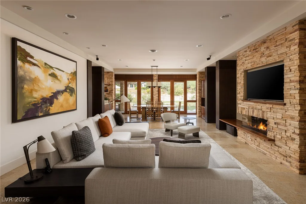 58 Meadowhawk, Las Vegas, NV 89135
