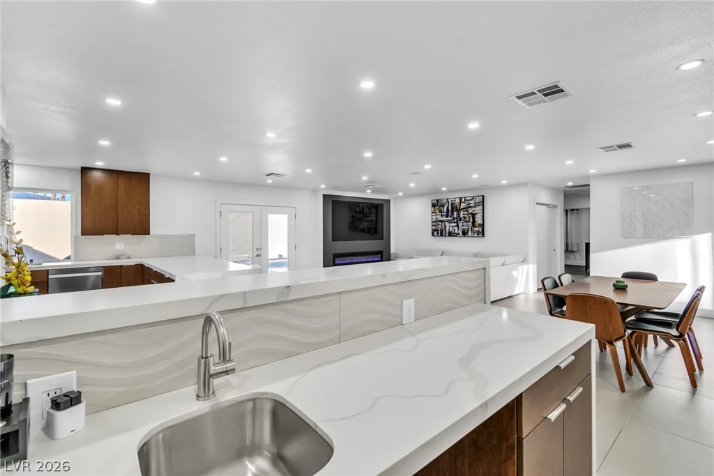 4170 Sheppard, Las Vegas, NV 89121