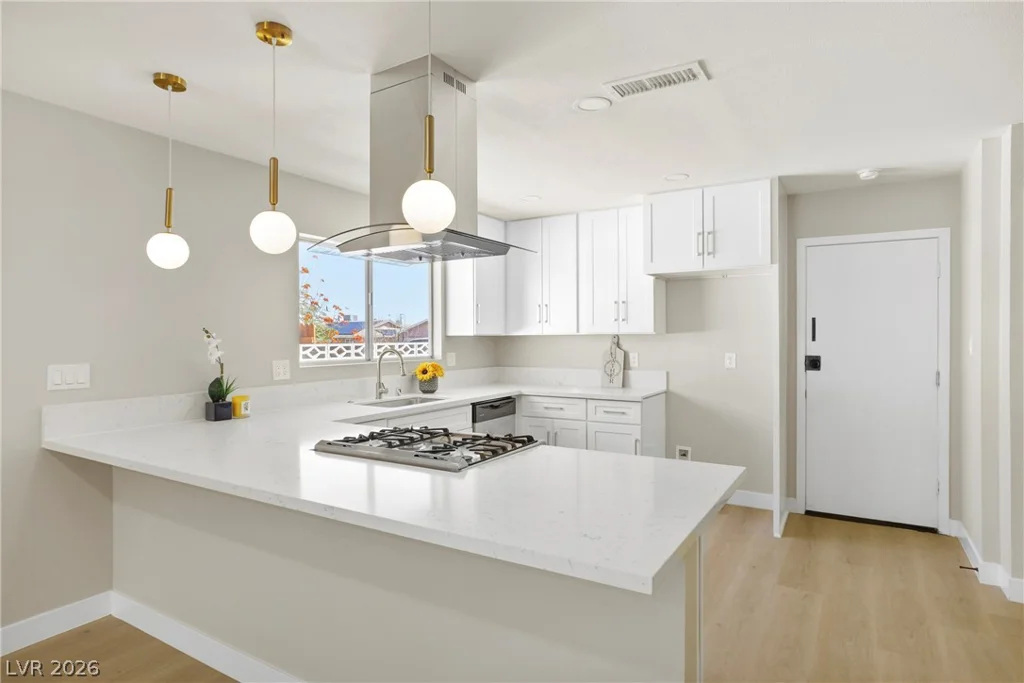 324 Lakehurst, Las Vegas, NV 89145