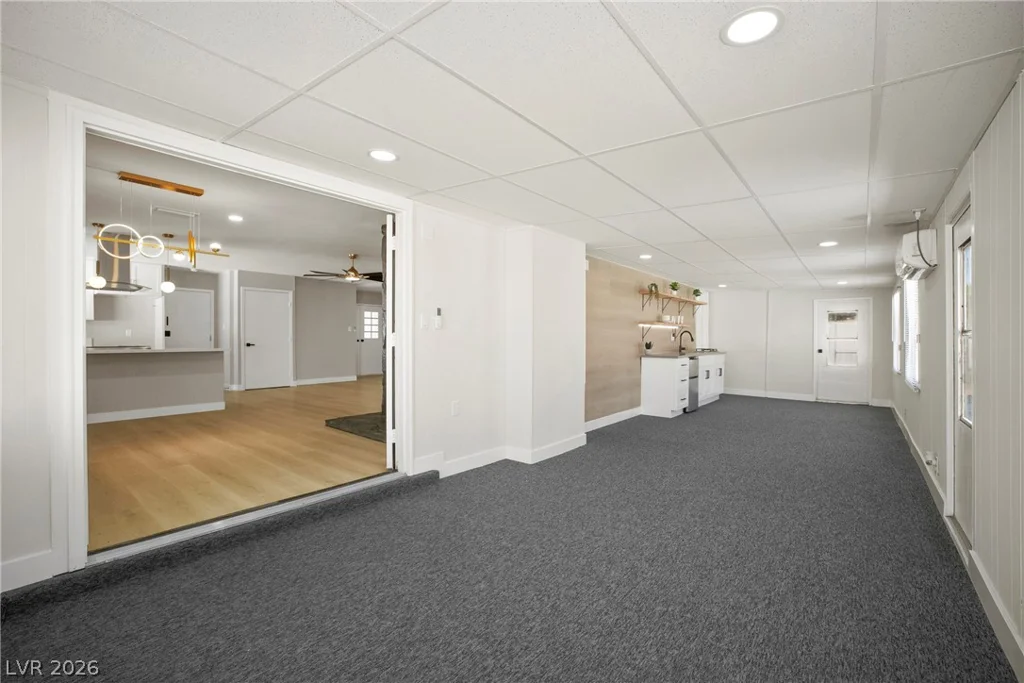 324 Lakehurst, Las Vegas, NV 89145