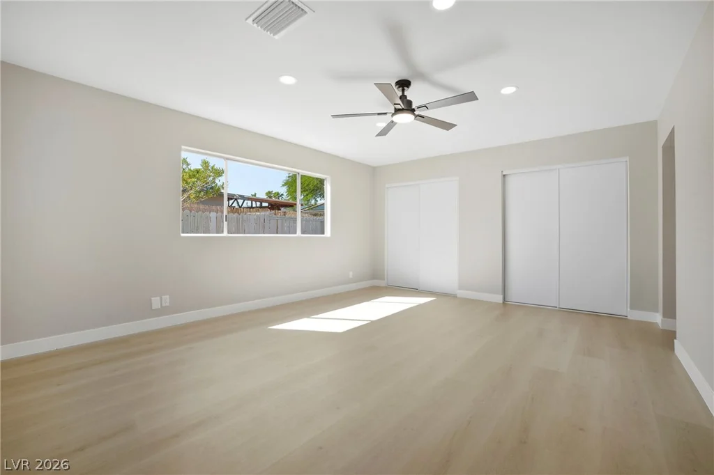 324 Lakehurst, Las Vegas, NV 89145