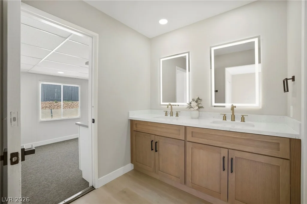 324 Lakehurst, Las Vegas, NV 89145