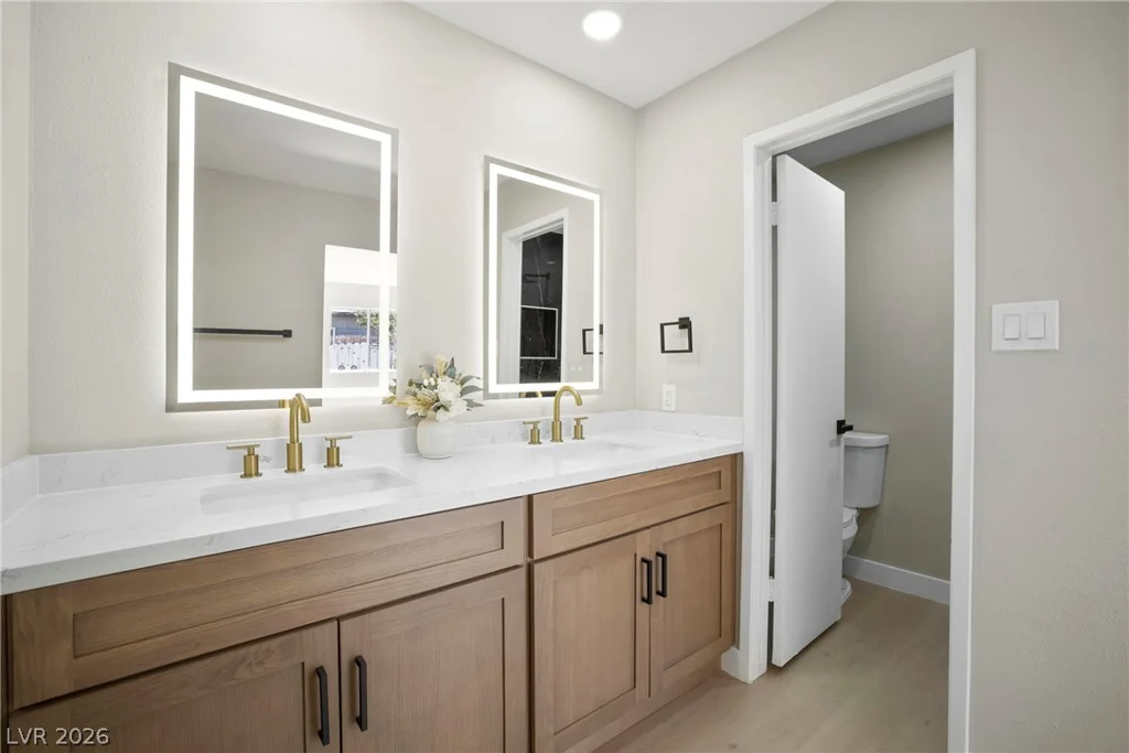 324 Lakehurst, Las Vegas, NV 89145