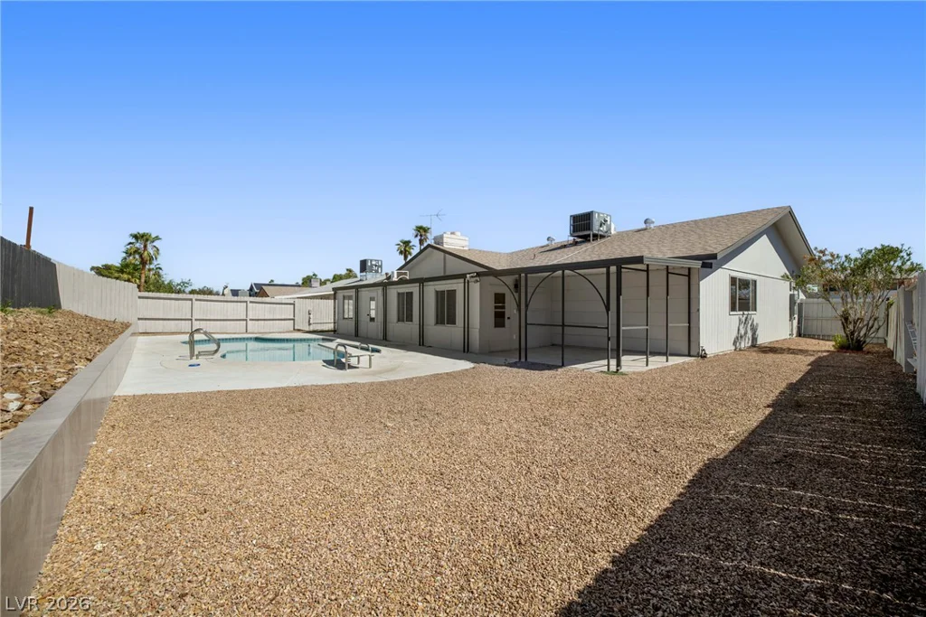 324 Lakehurst, Las Vegas, NV 89145
