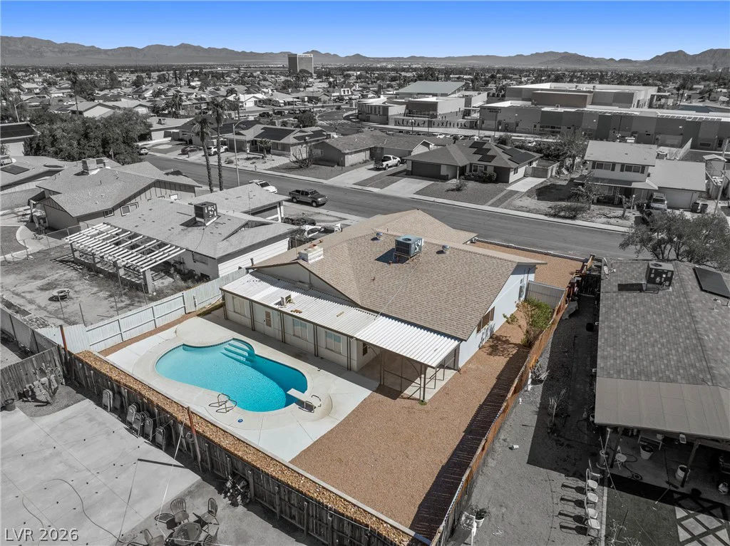 324 Lakehurst, Las Vegas, NV 89145