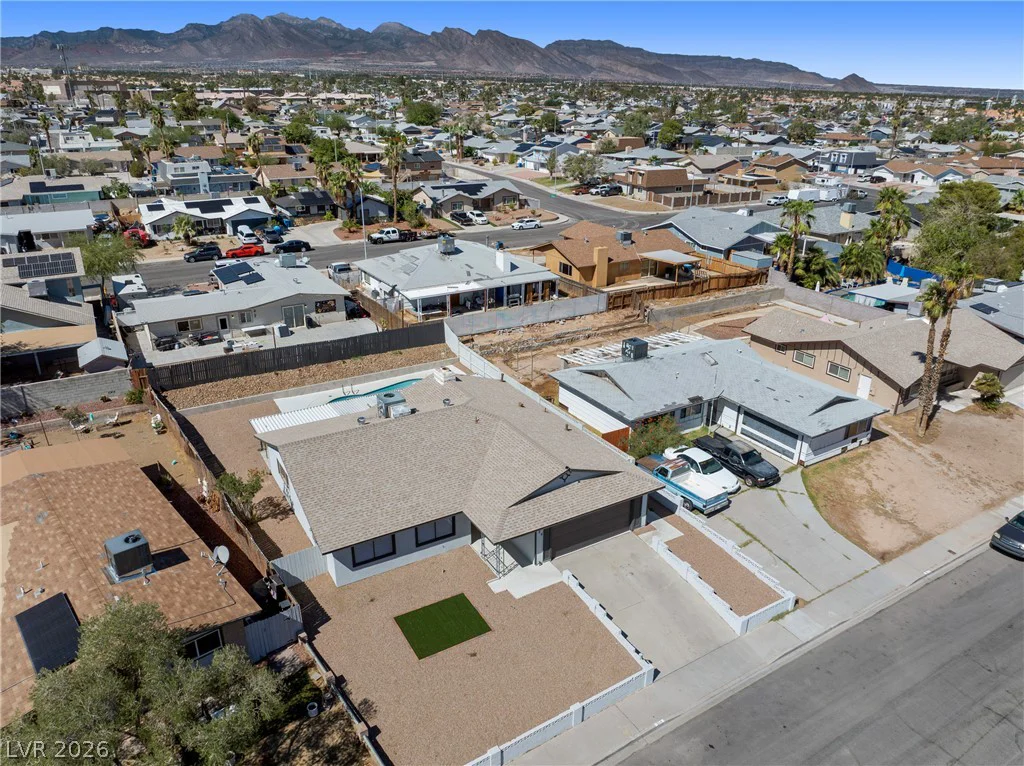 324 Lakehurst, Las Vegas, NV 89145