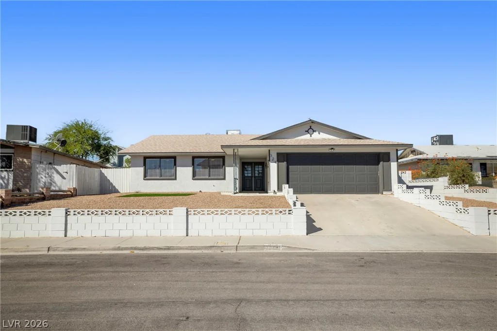 324 Lakehurst, Las Vegas, NV 89145