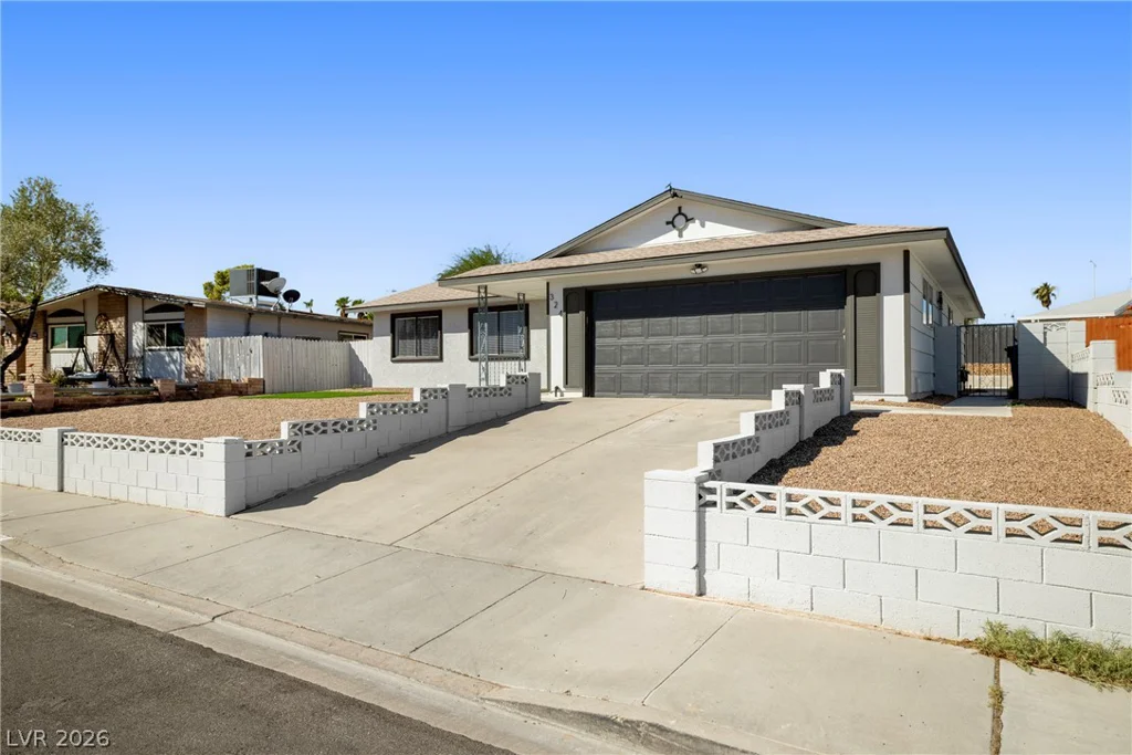 324 Lakehurst, Las Vegas, NV 89145