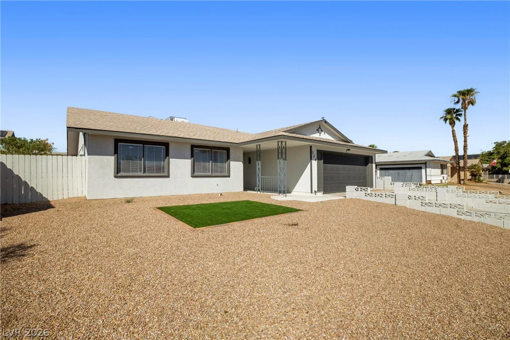 324 Lakehurst, Las Vegas, NV 89145