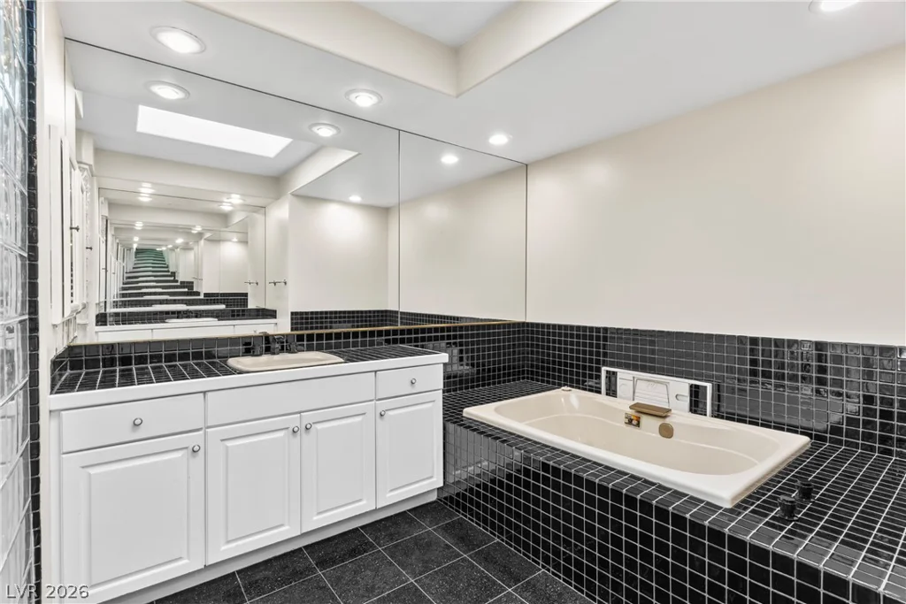 8490 Carmel Ridge, Las Vegas, NV 89113