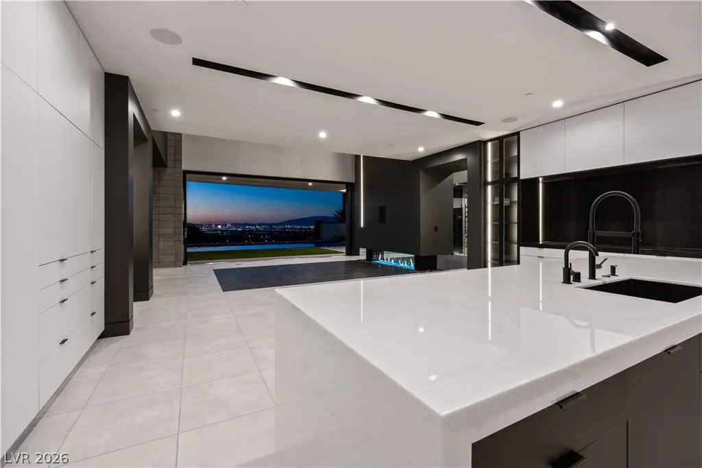 25 Boulderback, Henderson, NV 89012