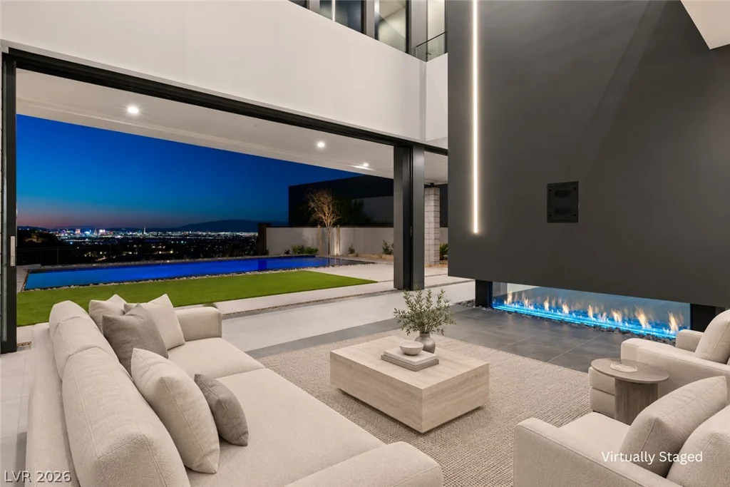 25 Boulderback, Henderson, NV 89012