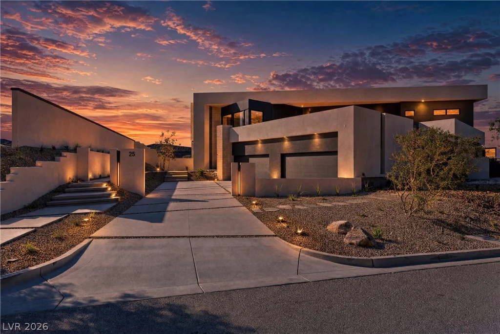 25 Boulderback, Henderson, NV 89012