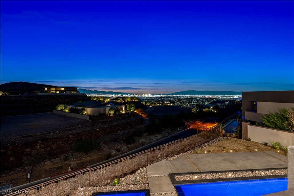 25 Boulderback, Henderson, NV 89012