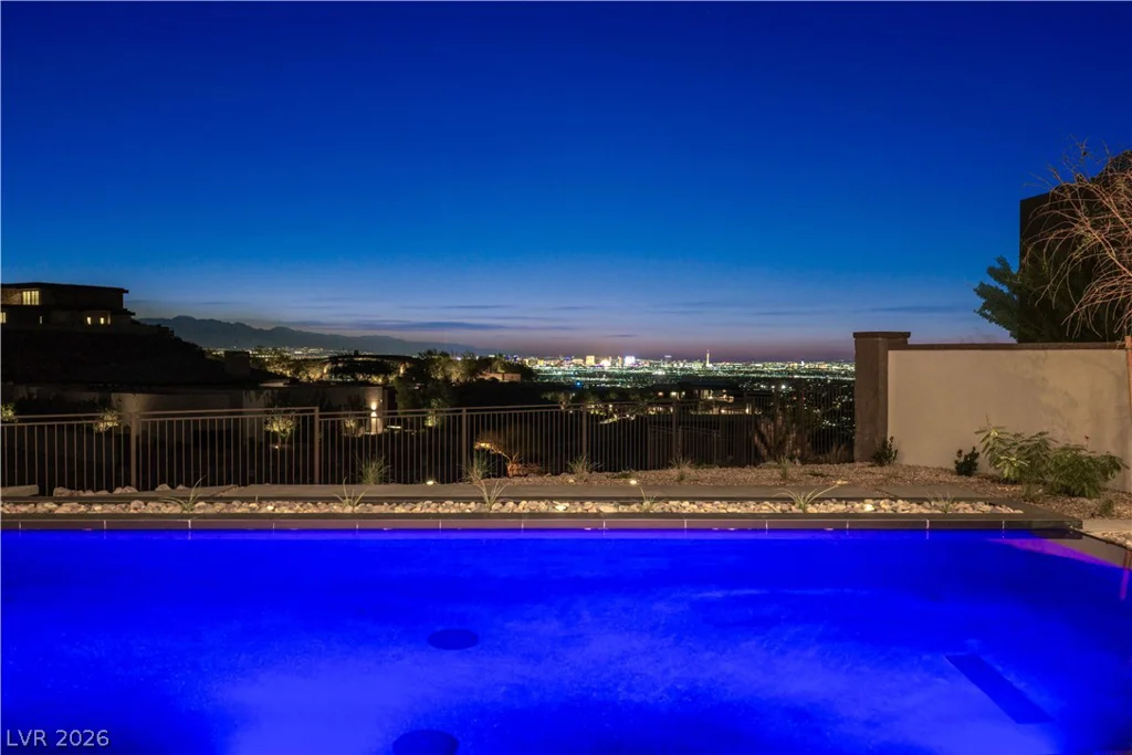 25 Boulderback, Henderson, NV 89012