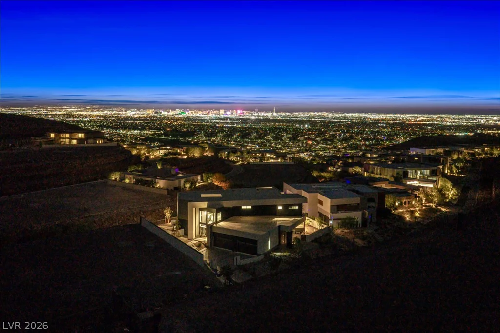 25 Boulderback, Henderson, NV 89012