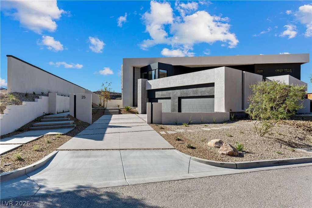 25 Boulderback, Henderson, NV 89012