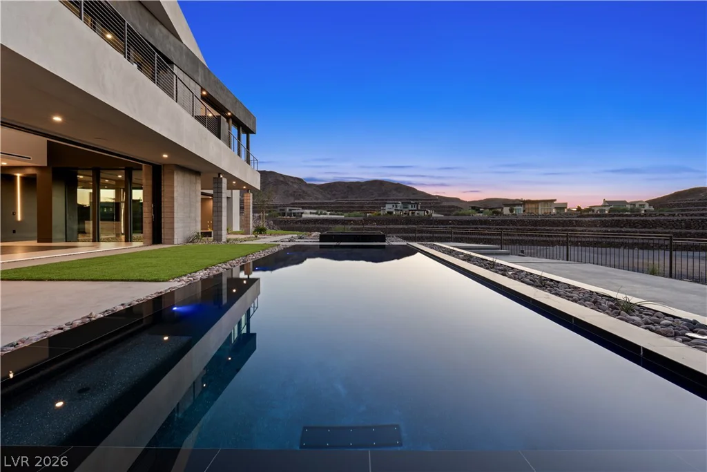 25 Boulderback, Henderson, NV 89012