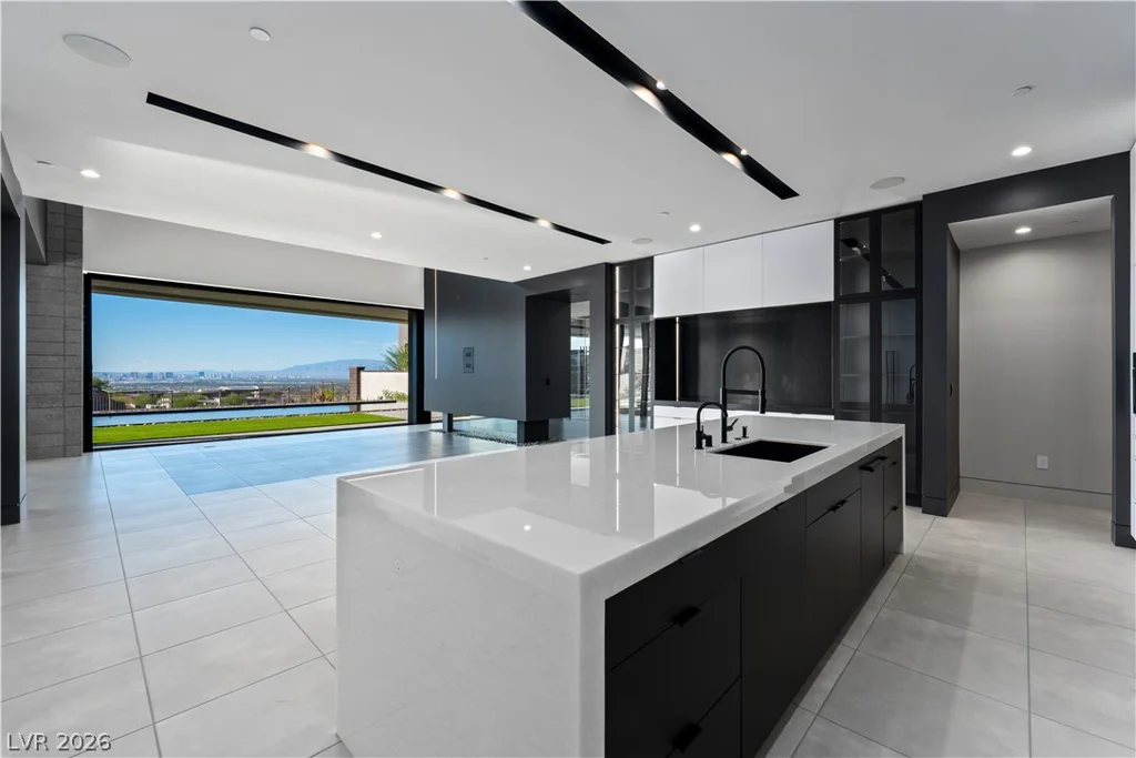 25 Boulderback, Henderson, NV 89012