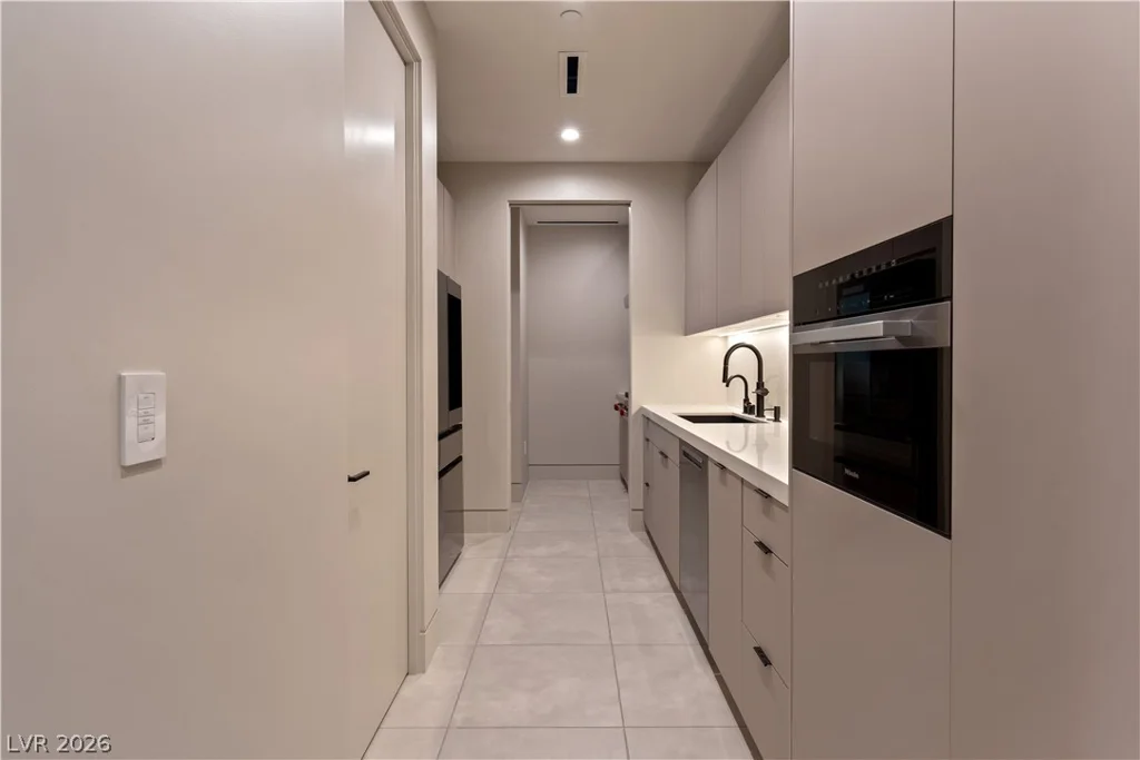 25 Boulderback, Henderson, NV 89012