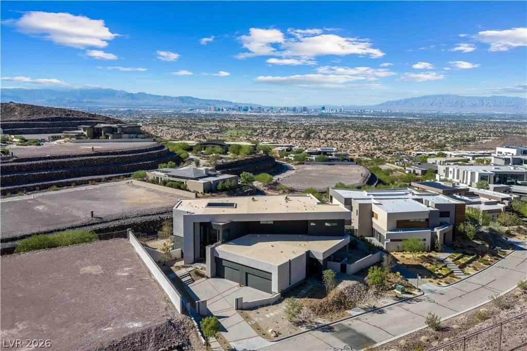 25 Boulderback, Henderson, NV 89012