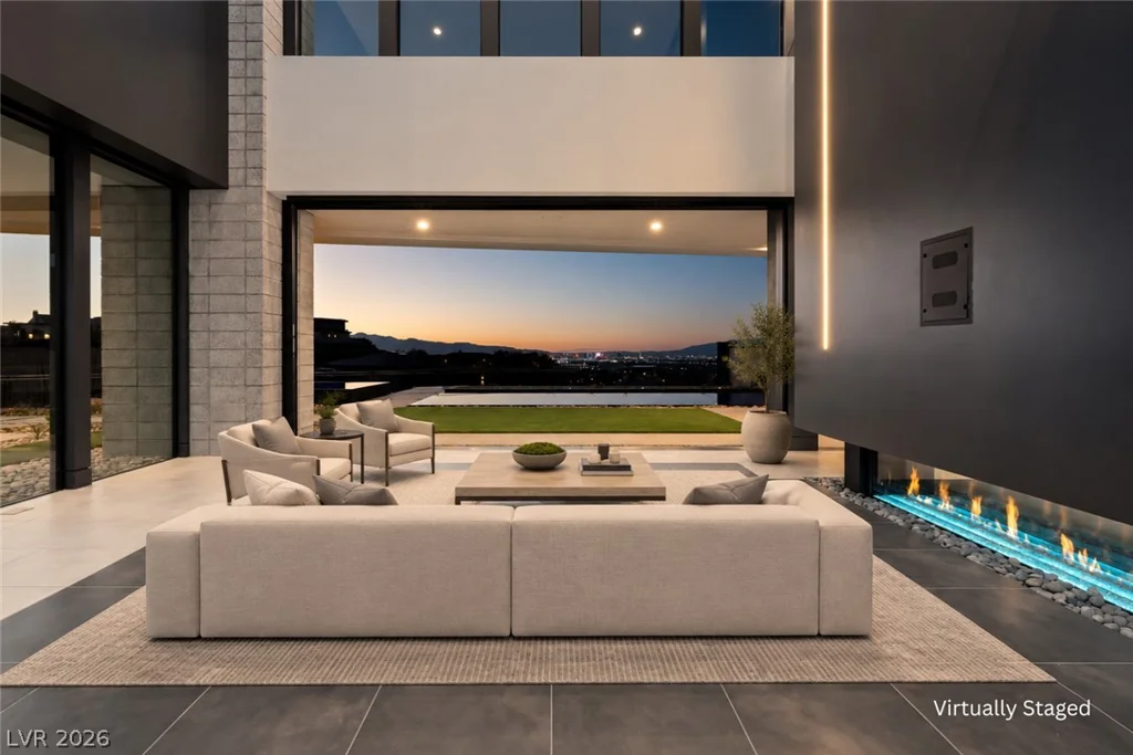 25 Boulderback, Henderson, NV 89012