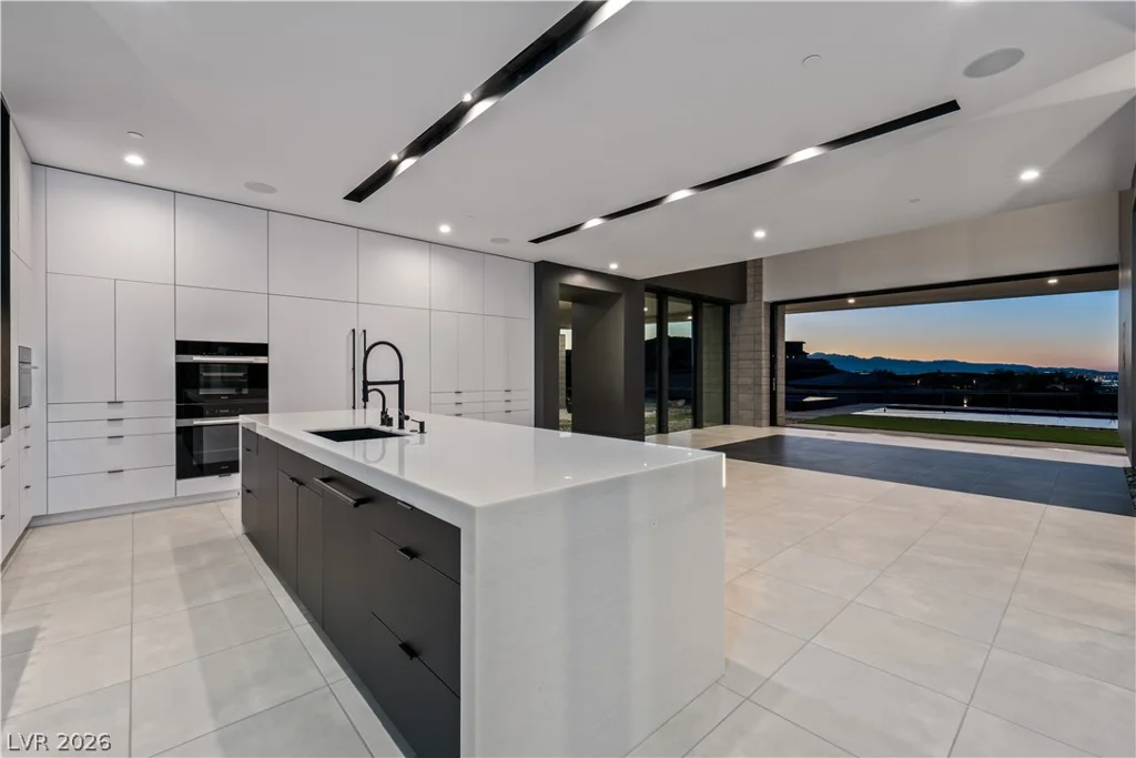 25 Boulderback, Henderson, NV 89012