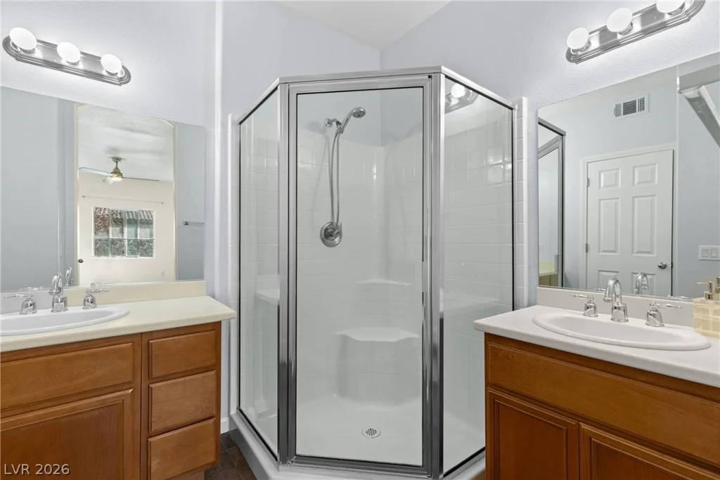 7701 Robindale, Las Vegas, NV 89113
