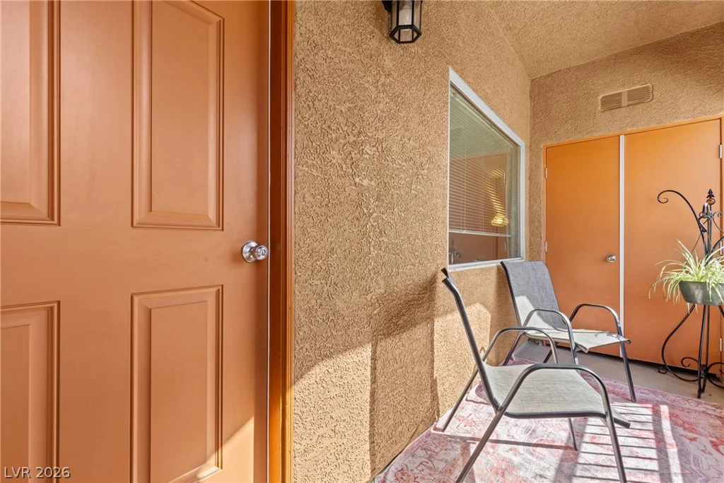 7701 Robindale, Las Vegas, NV 89113
