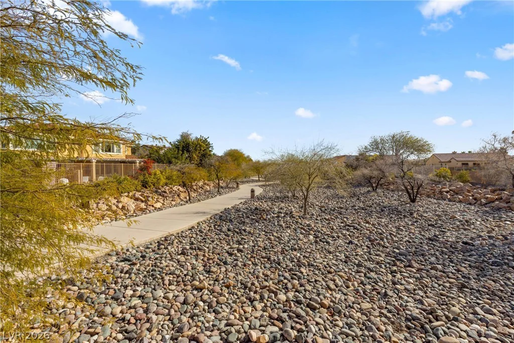 7701 Robindale, Las Vegas, NV 89113
