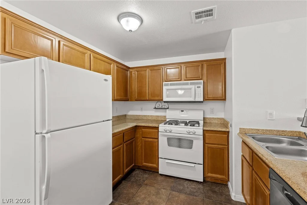 7701 Robindale, Las Vegas, NV 89113