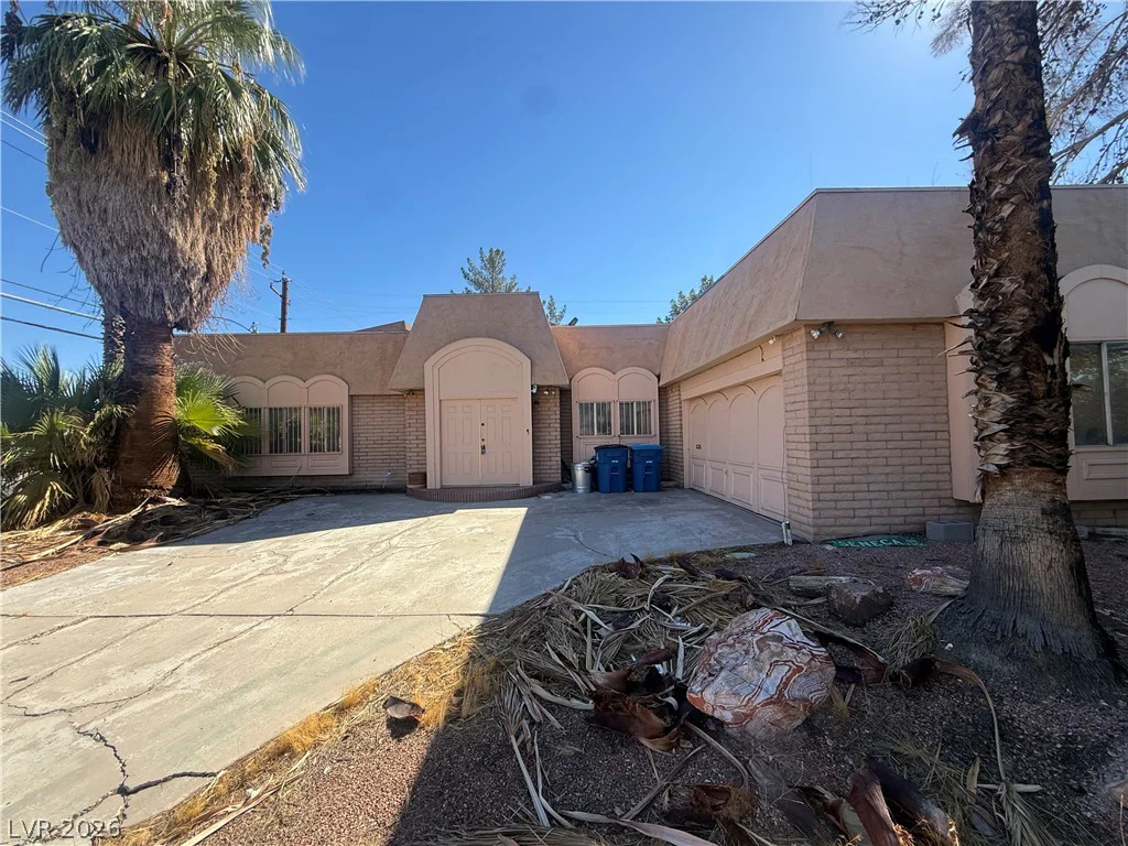 1747 Desert Inn, Las Vegas, NV 89169