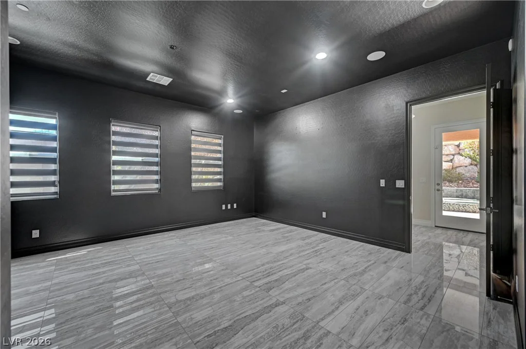 89 Olympia Chase, Las Vegas, NV 89141