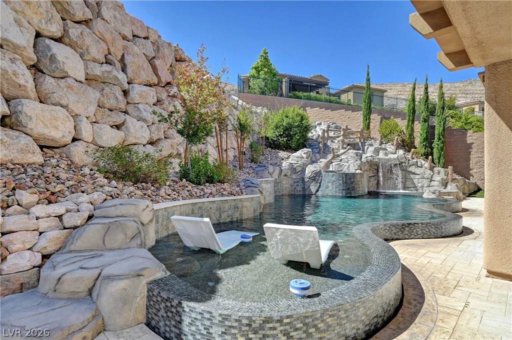 89 Olympia Chase, Las Vegas, NV 89141