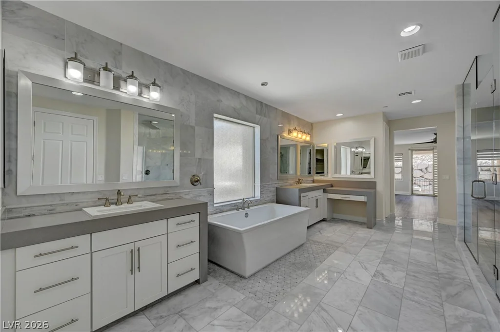 89 Olympia Chase, Las Vegas, NV 89141