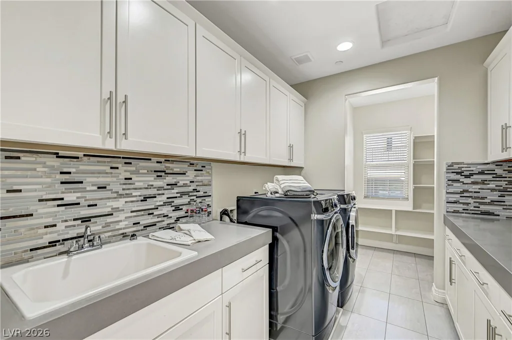 89 Olympia Chase, Las Vegas, NV 89141