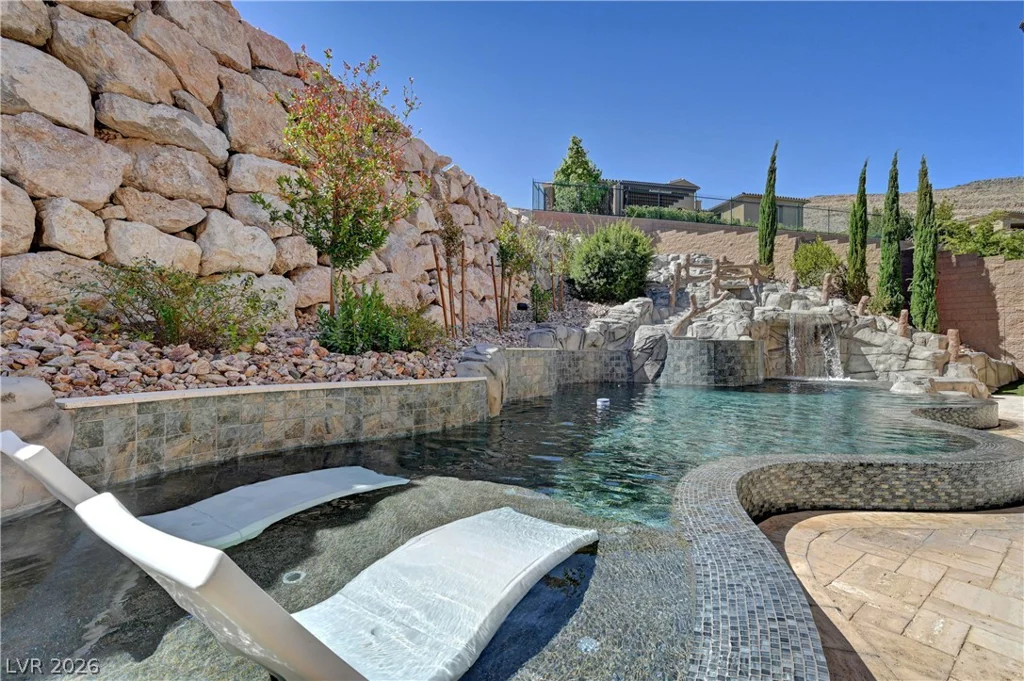 89 Olympia Chase, Las Vegas, NV 89141