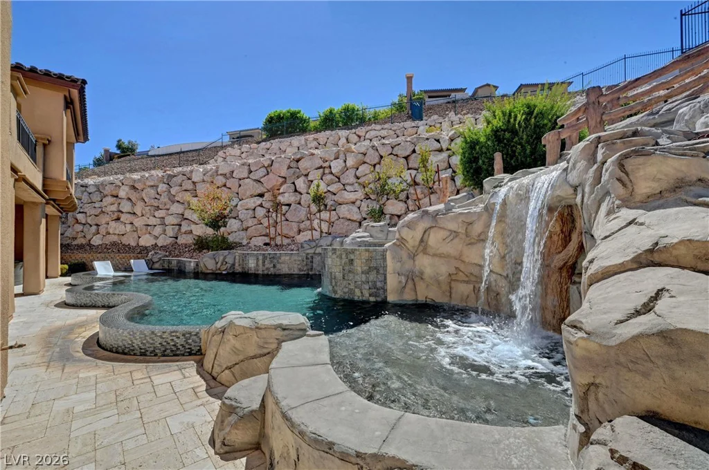 89 Olympia Chase, Las Vegas, NV 89141