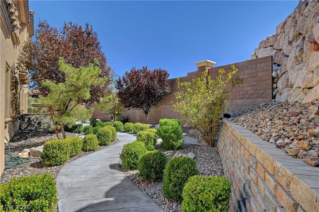 89 Olympia Chase, Las Vegas, NV 89141