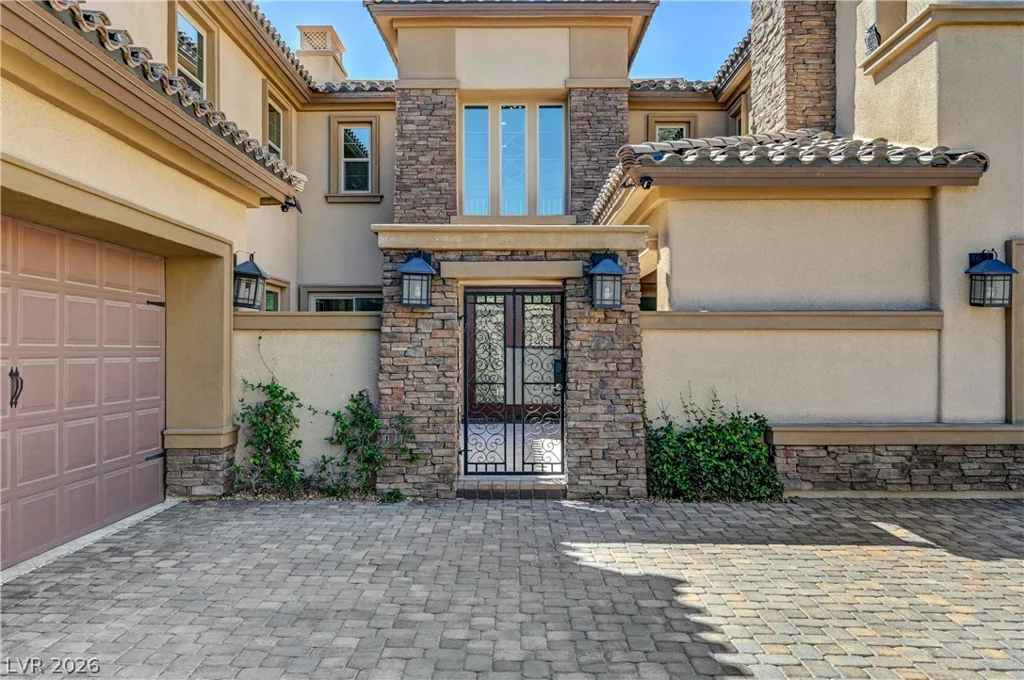 89 Olympia Chase, Las Vegas, NV 89141